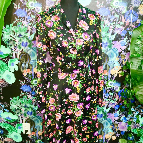 Dresses - Picture 8 of 8